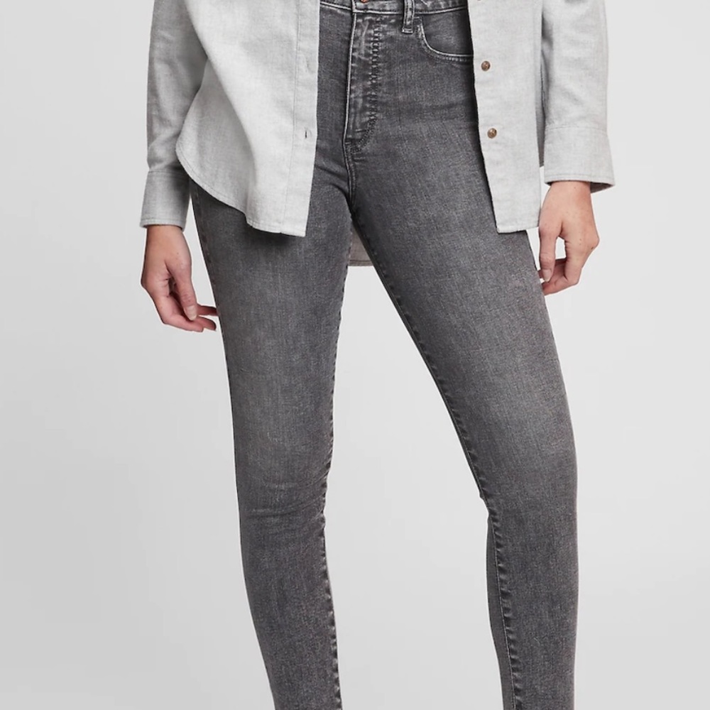 NWT Gap high rise universal legging Jean in black rinse/gray size 12/31